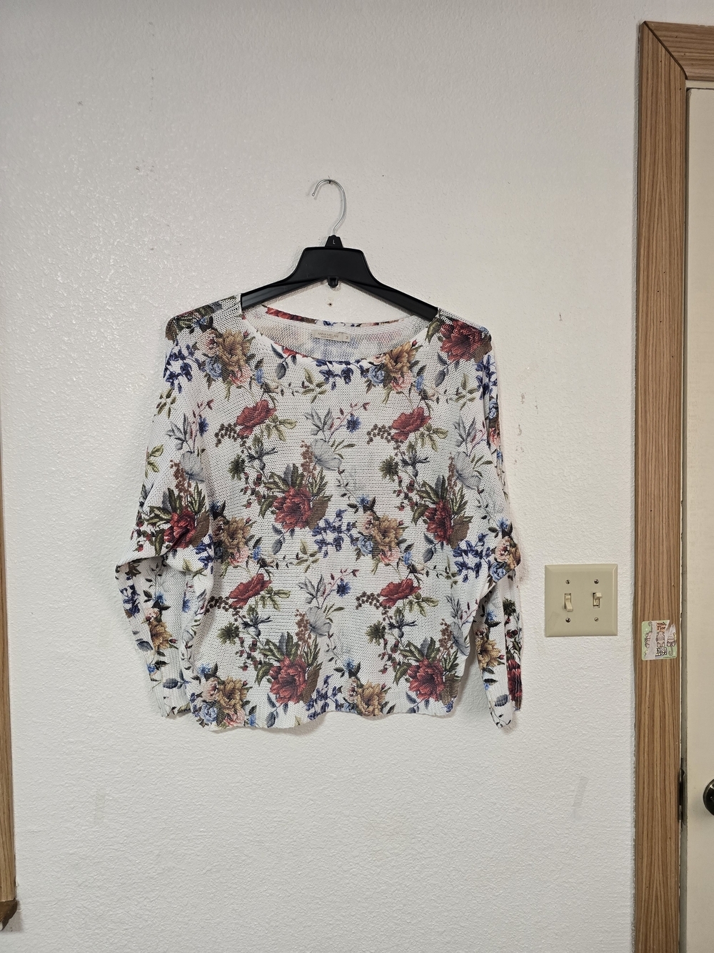 Floral Long-Sleeve Knit Top - White with Rose Print